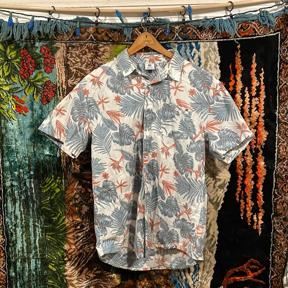 DC skate Hawaiian button up